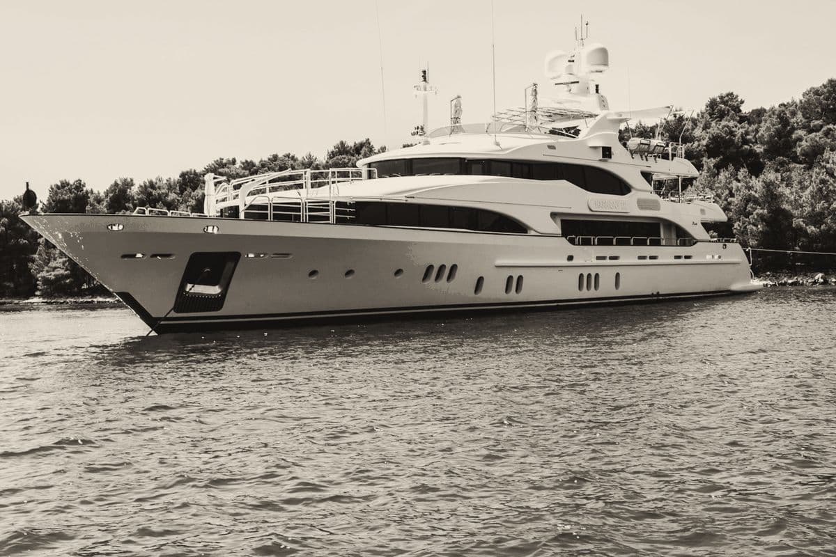 Yachts in charter service, dry or crewed