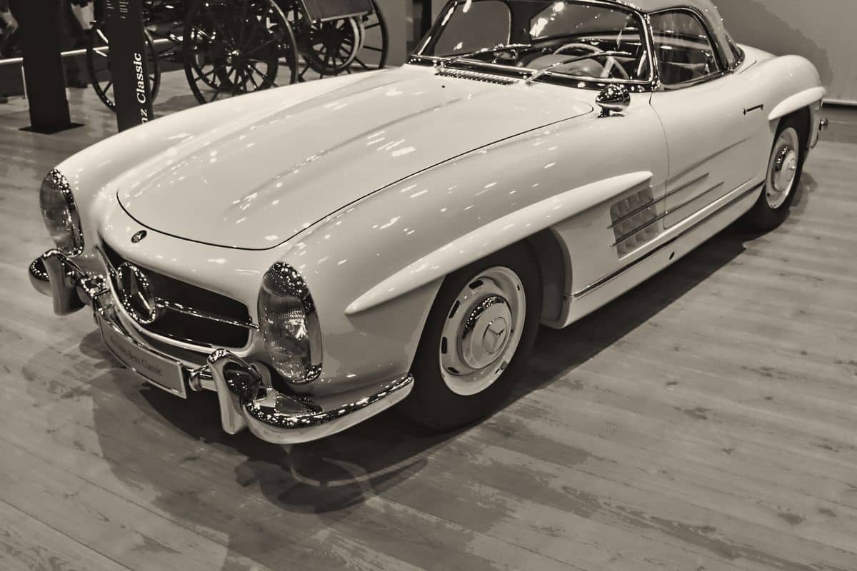 Mercedes-Benz 300 SL Gullwing and Roadster