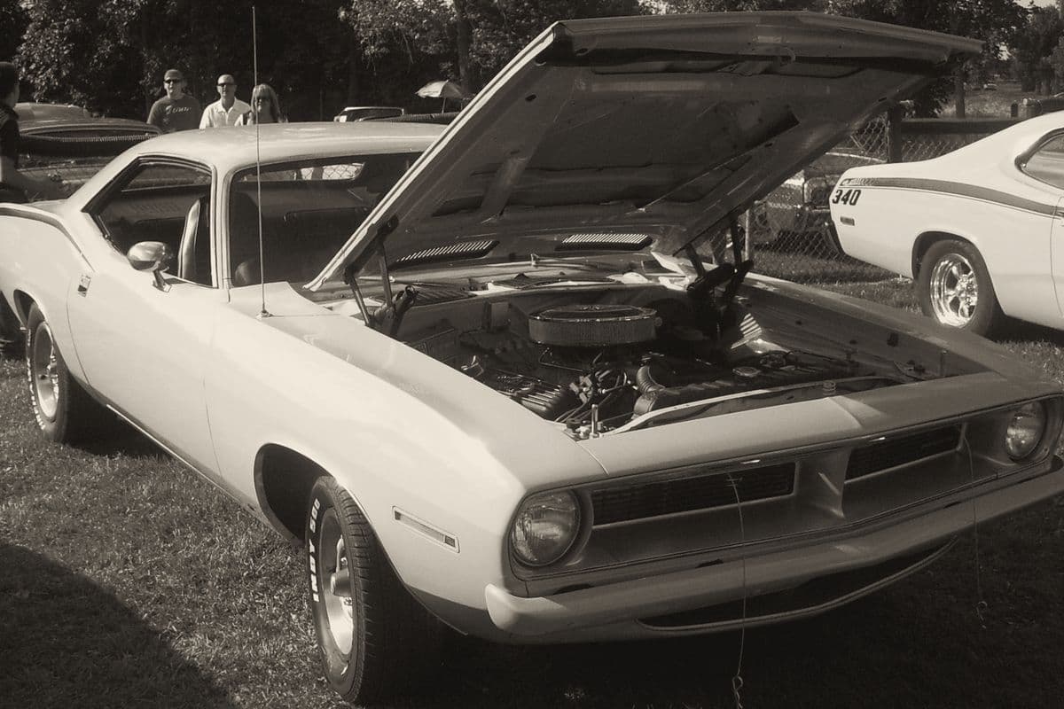 Hemi ’Cuda and Challenger, 1970–71