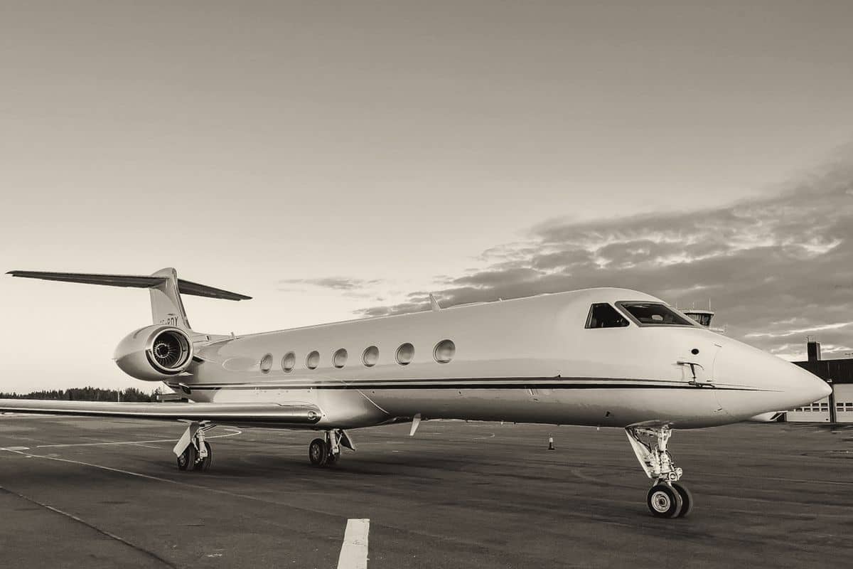 Private jets: Gulfstream, Citation, Challenger and Phenom