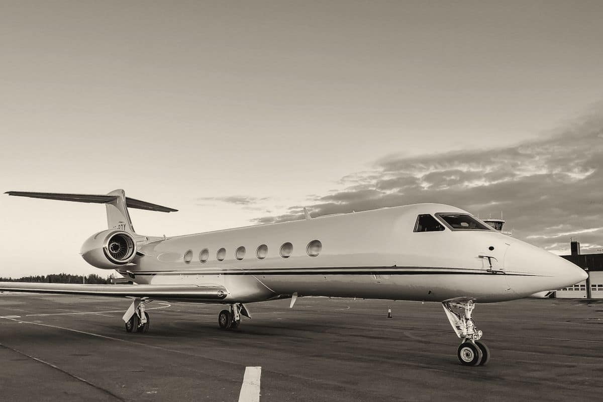 Private jets: Gulfstream, Citation, Challenger and Phenom