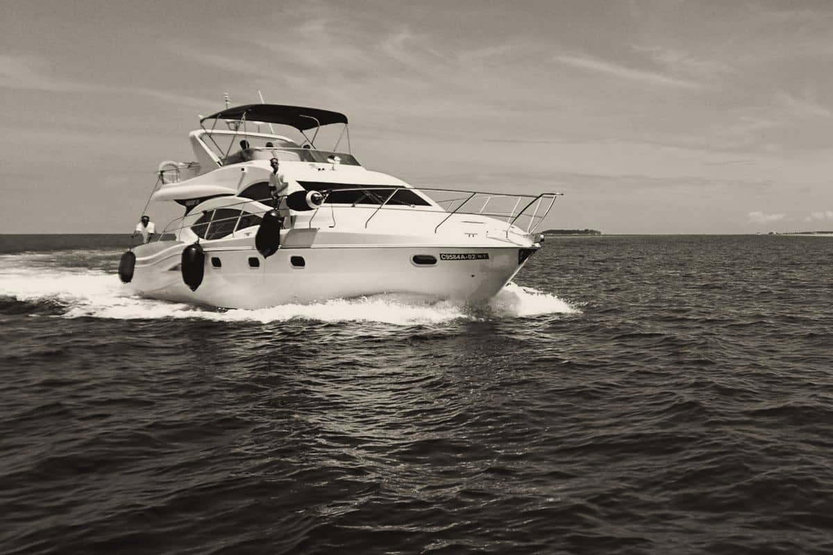 Flybridge motor yachts: Azimut, Princess, Sunseeker and Ferretti